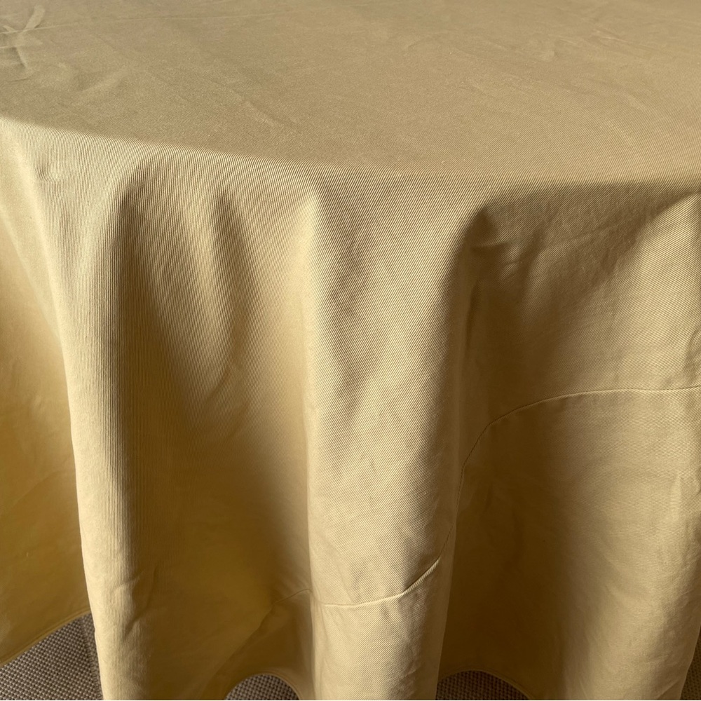 Ballard Designs 96'" Diameter Light Gold 100% Cotton 'Terrific Tablecloth' - Picture 5 of 10